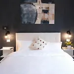 Numi 4*